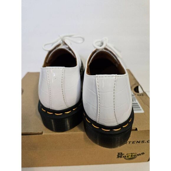 Dr. Martens 1461 white patent croc embossed shoes. Size 7. - Picture 4 of 7